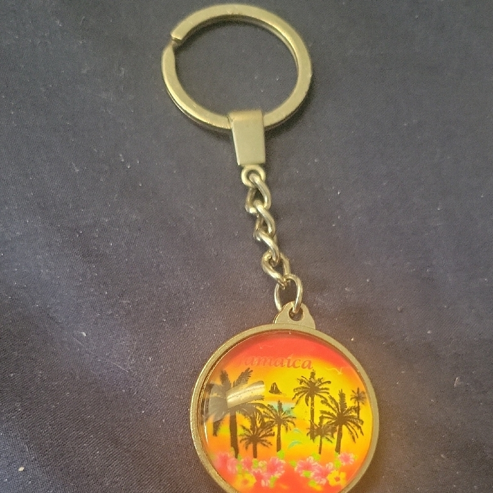 Colorful Souvenir Keychains Set - Picture 2 of 10